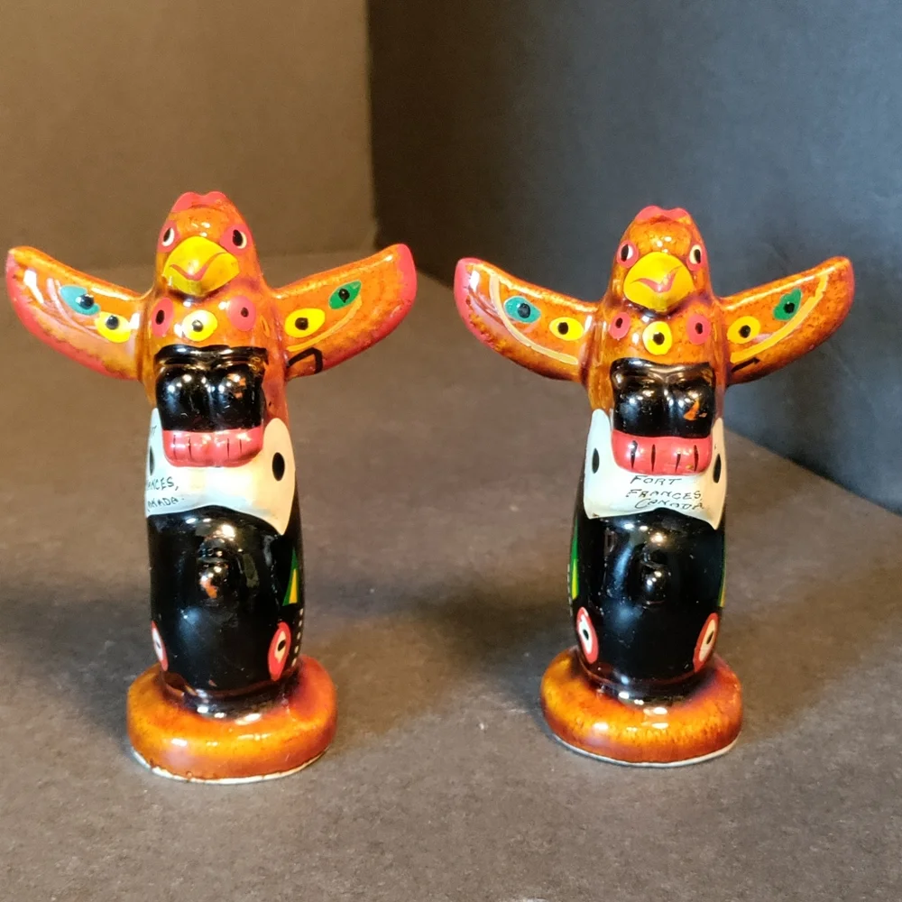 SALT & PEPPER SHAKERS⭐